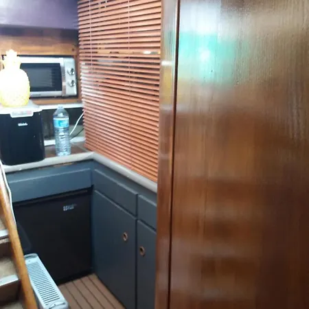 Bâteau Cocoon Au Bassin Des Lumières Bateau-hôtel *