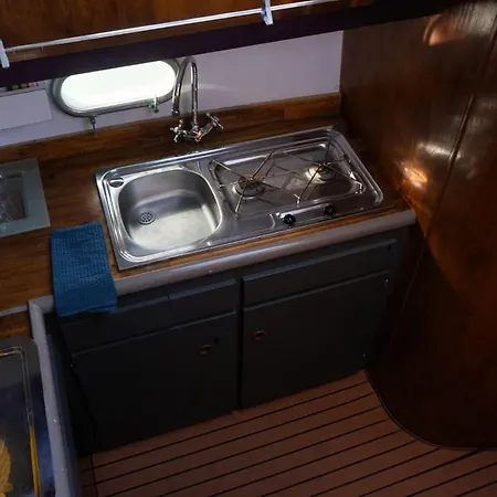 Bateau-hôtel Bâteau Cocoon Au Bassin Des Lumières *