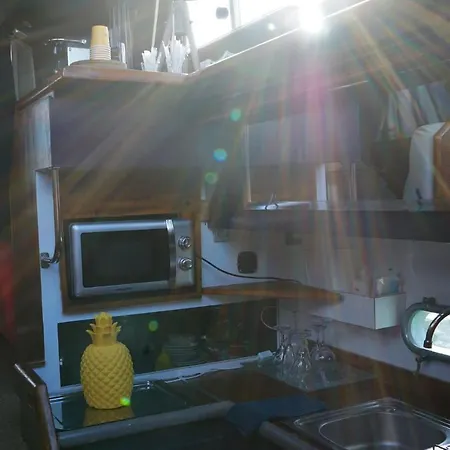 Bâteau Cocoon Au Bassin Des Lumières Bateau-hôtel *